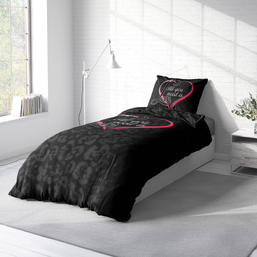 One Home Bettwäsche 135x200 cm Leopardenfell Herz Love schwarz modern Microfaser