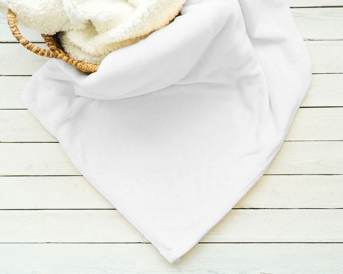 One Home Kuscheldecke Flauschig 220x240 cm weiß warm kuschelig Tagesdecke Fleecedecke
