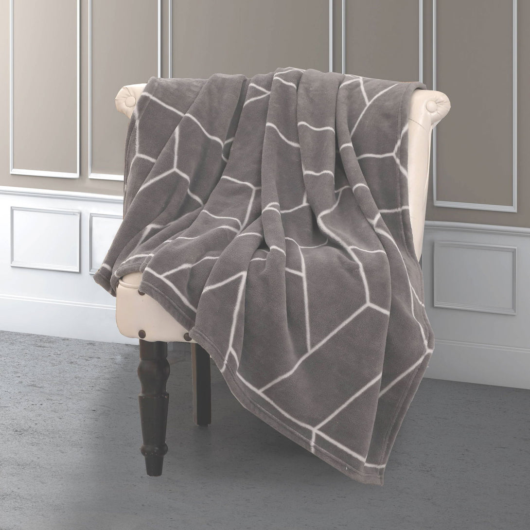 One Home Kuscheldecke Tagesdecke Geometrisch Grau Kuschelig Flauschig Warm Soft Wohndecke