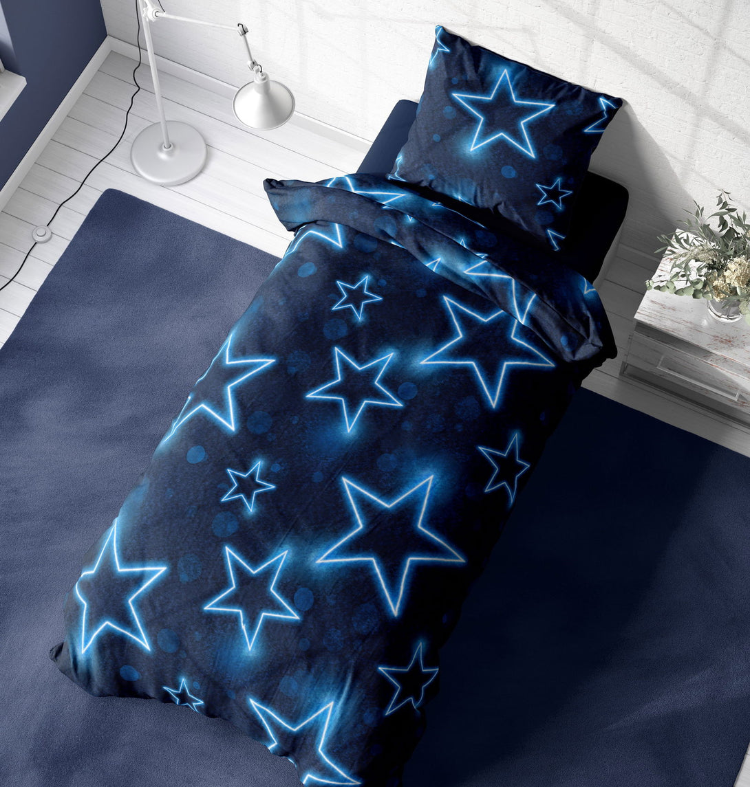 One Home Winter Bettwäsche 155x220 cm Sterne dunkel blau leuchtoptik Flausch Thermofleece