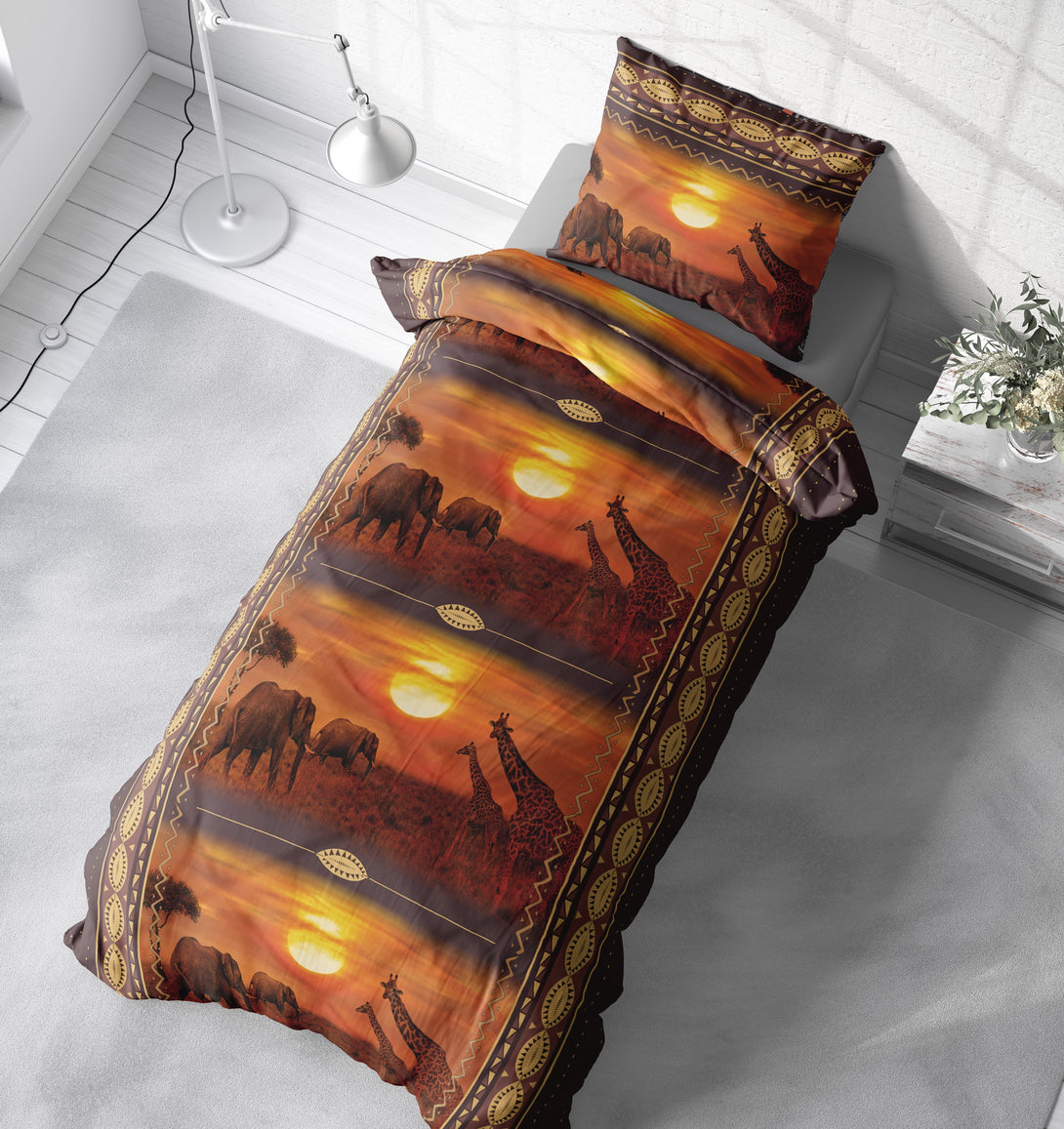 One Home Bettwäsche 135x200 cm Afrika Safari Elefanten Giraffen Tiere braun Microfaser